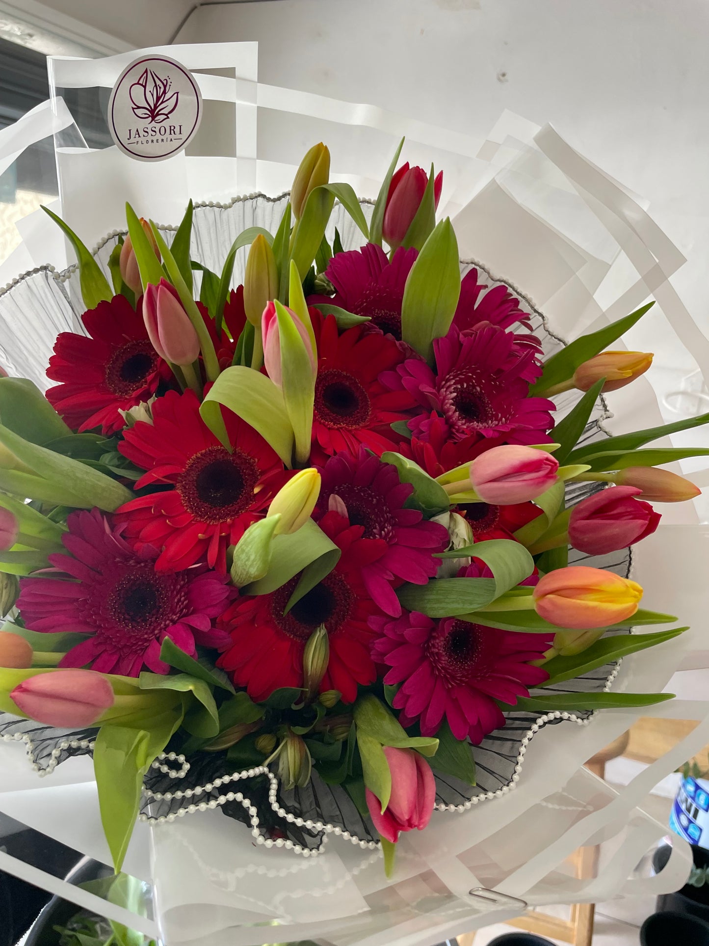 Gerberas y Tulipanes