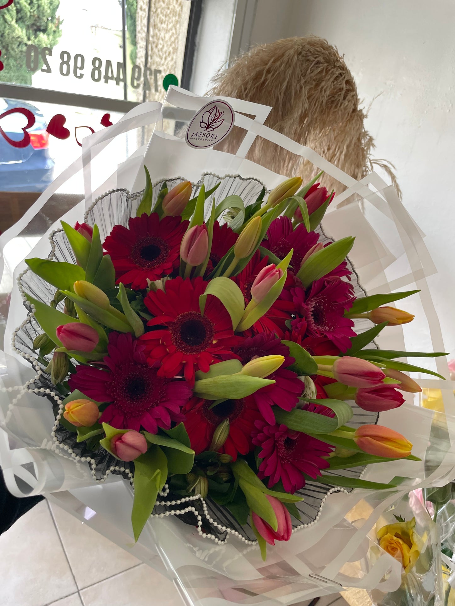 Gerberas y Tulipanes