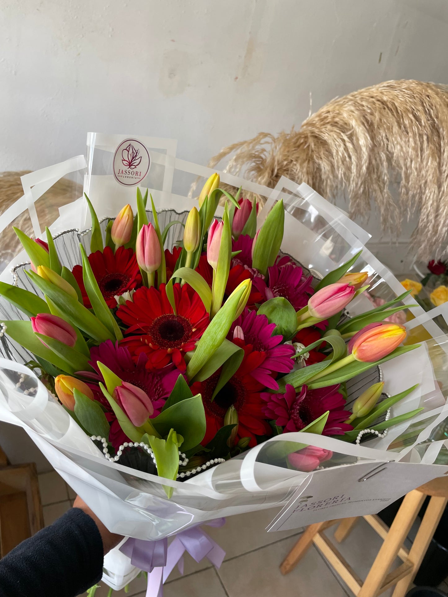 Gerberas y Tulipanes