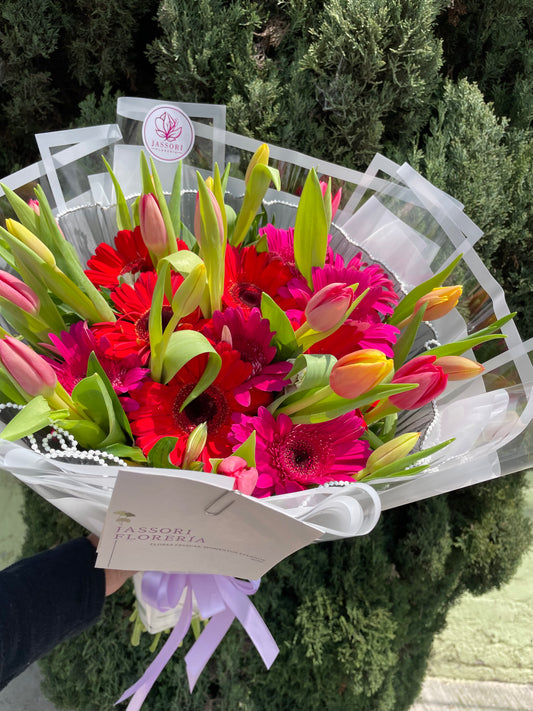 Gerberas y Tulipanes